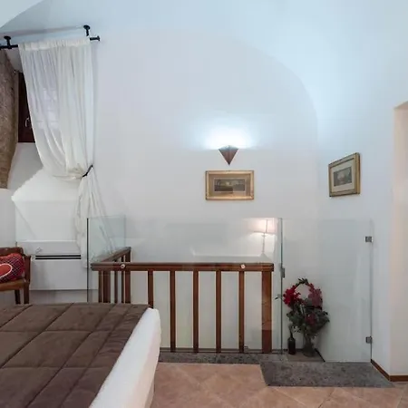 Apartment Antica Taberna Di Trevi Rome