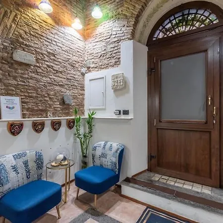 Apartment Antica Taberna Di Trevi Rome